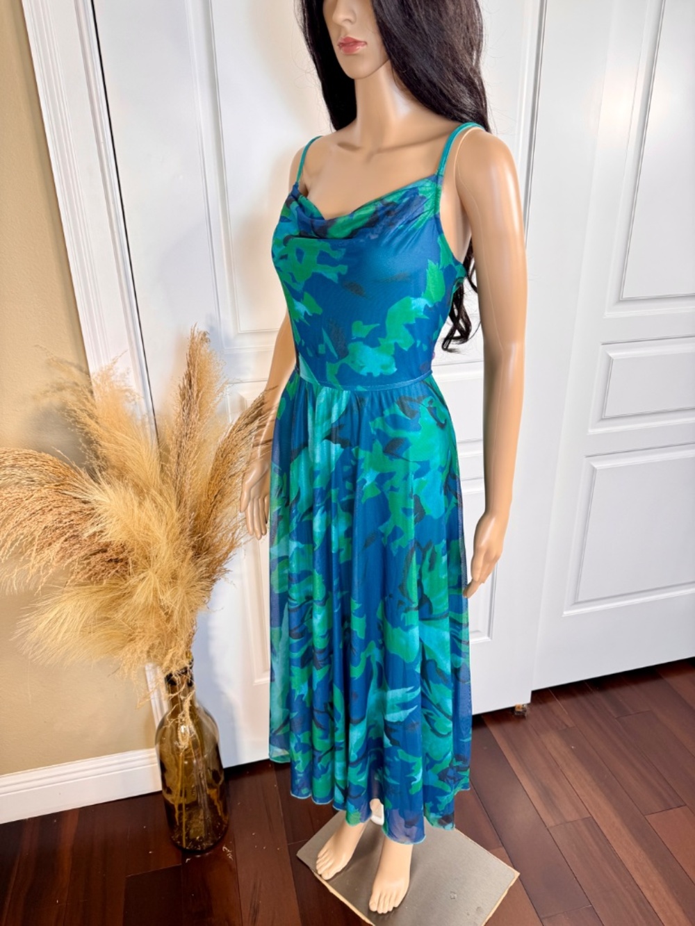 GREEN AND BLUE FLORAL MAXI DRESS WITH ADJUSTABLE SHOULDER STRAPS SIZE MEDIUM - Picture 6 of 13